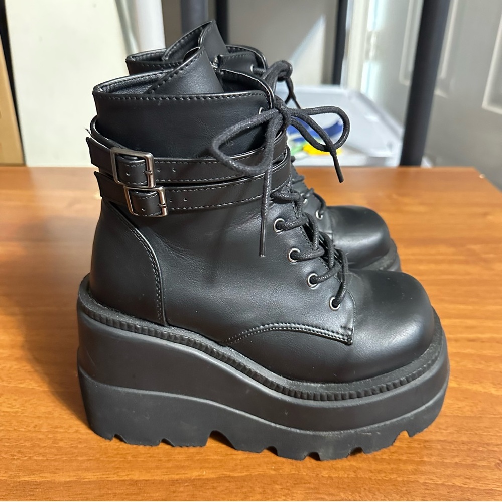 Demonia Shaker 52 Boots Black Womens 7 Faux Leather Goth Platform Buckle Club